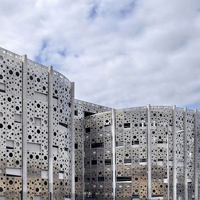 kopen Geperforeerde aluminium bekledingspanelen, lichtgewicht aluminium panelen voor gebouwen online manufacture
