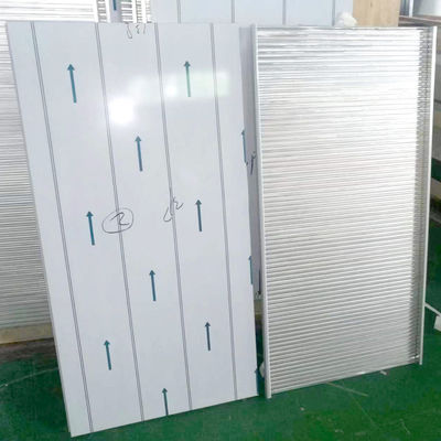 kopen Hoge sterkte lichtgewicht gegolfde aluminium panelen voor plafonddecoratie online manufacture