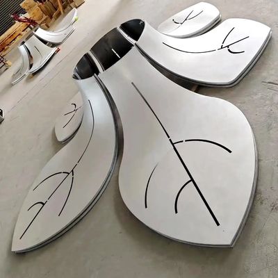 kopen Aesthetisch hyperbolisch ontwerp Aluminium legering metalen paneel voor gordijnwand decoratie online manufacture