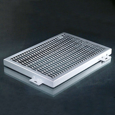 Op maat gemaakte geperforeerde aluminium panelen voor buiten- / binnenplafonddecoratie