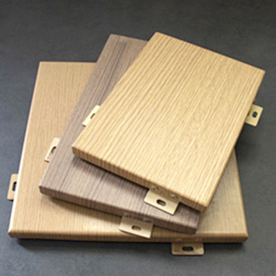 Persoonlijke PVDF gecoate aluminium wandpanelen Houtkleur voor interieur / exterieur decoratie