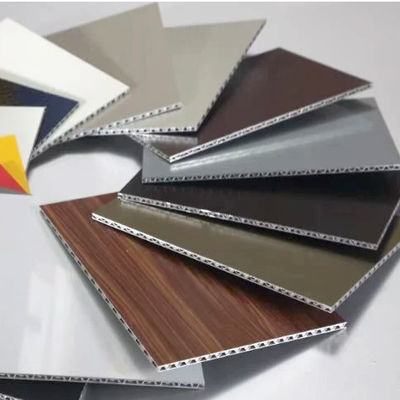 Goed platte hoge sterkte gegolfde aluminiumplaat voor wandbekleding / plafond
