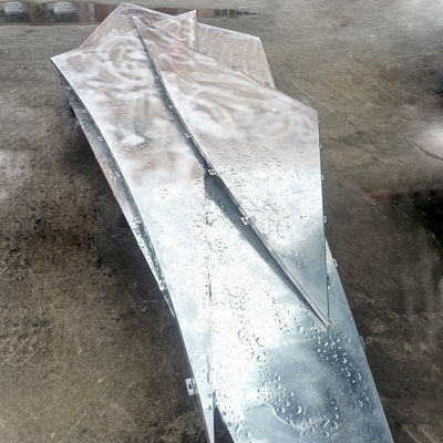 Driehoekige of op maat gemaakte aluminiumplaat met UV-bestrijdende oppervlakteafwerking voor buitenwandbekleding en -versiering