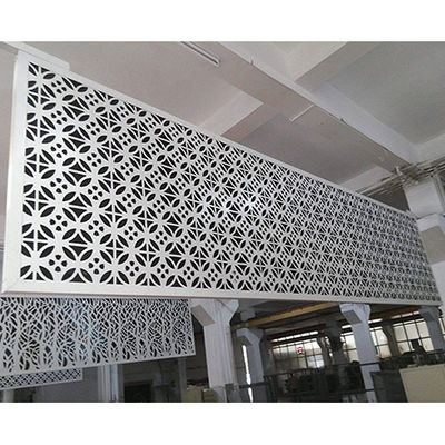 Aanpasbare 2-6 mm geperforeerde metaal-aluminiumplaten voor de buitenversiering van gebouwen